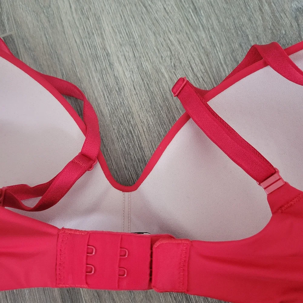 Victoria's Secret Red T-shirt Bra Wireless Lightly Lined 34C - Picture 6 of 7